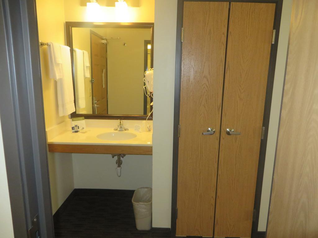 Americinn By Wyndham Rice Lake Exterior foto